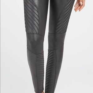 Spanx motto leggings size medium worn once